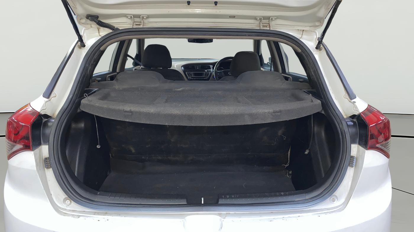 2015 Hyundai Elite i20 SPORTZ 1.2 (O), Petrol, Manual, 78,994 km, Boot Open Zoomed View