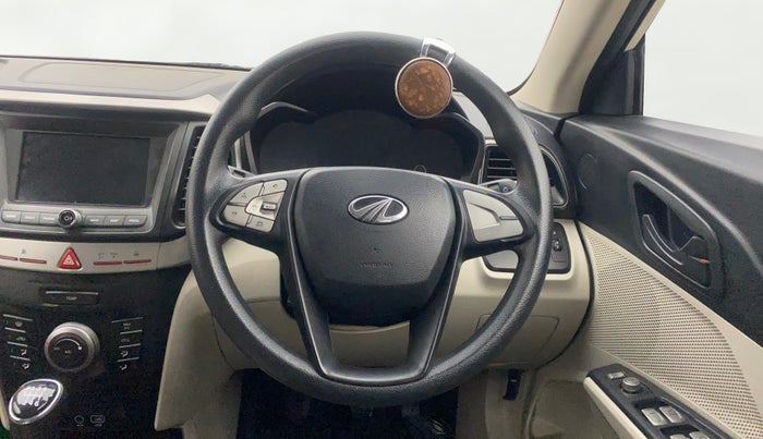 2019 Mahindra XUV300 W6 1.5 DIESEL, Diesel, Manual, 1,07,874 km, Steering Wheel Close Up