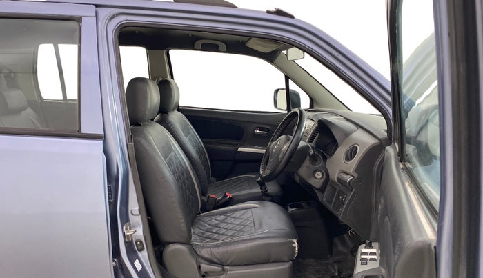 2012 Maruti Wagon R 1.0 VXI, Petrol, Manual, 72,584 km, Right Side Front Door Cabin