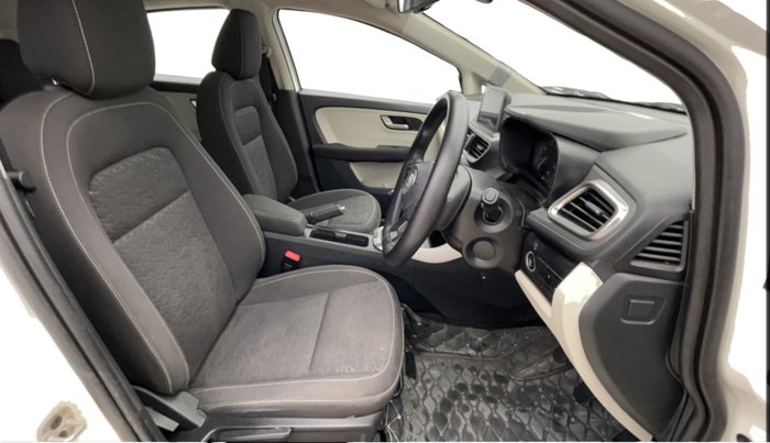 2022 Tata ALTROZ XZ PETROL, Petrol, Manual, 32,969 km, Right Side Front Door Cabin