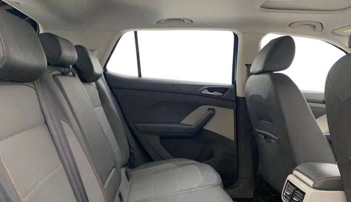 2023 Skoda KUSHAQ STYLE 1.5L TSI DSG, Petrol, Automatic, 24,229 km, Right Side Rear Door Cabin