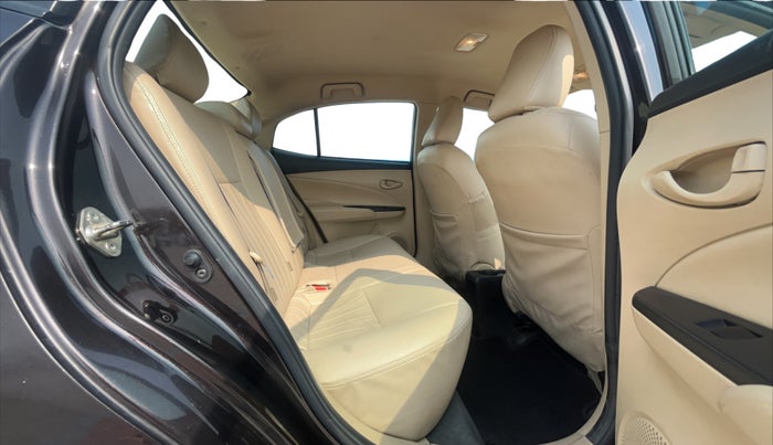 2019 Toyota YARIS J CVT, Petrol, Automatic, 45,451 km, Right Side Rear Door Cabin