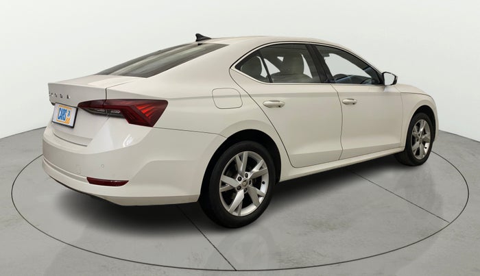 2022 Skoda Octavia STYLE 2.0, Petrol, Automatic, 43,532 km, Right Back Diagonal