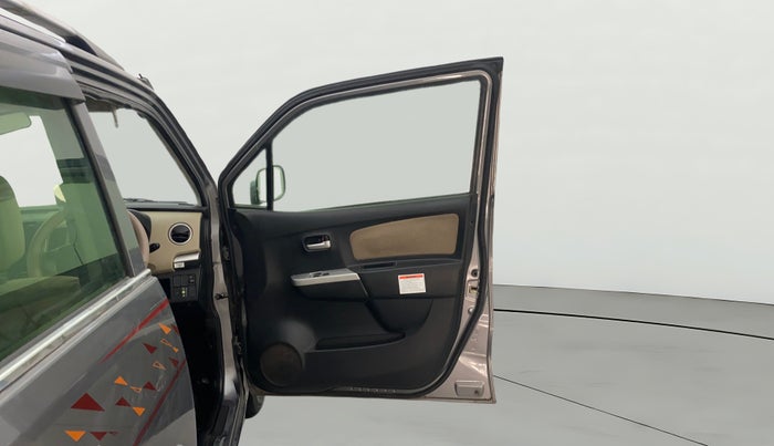 2017 Maruti Wagon R 1.0 LXI CNG, CNG, Manual, 1,04,063 km, RHS Front Door