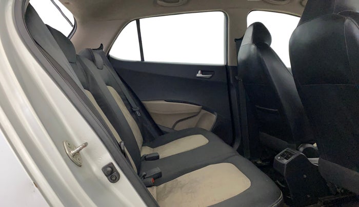 2014 Hyundai Grand i10 SPORTZ AT 1.2 KAPPA VTVT, Petrol, Automatic, 62,982 km, Right Side Rear Door Cabin