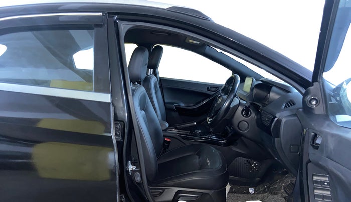 2022 Tata NEXON XZA PLUS PETROL DARK EDITION, Petrol, Automatic, 49,352 km, Right Side Front Door Cabin