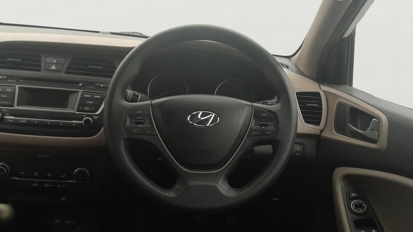 2015 Hyundai Elite i20 SPORTZ 1.2 (O), Petrol, Manual, 99,365 km, Steering Wheel Close Up