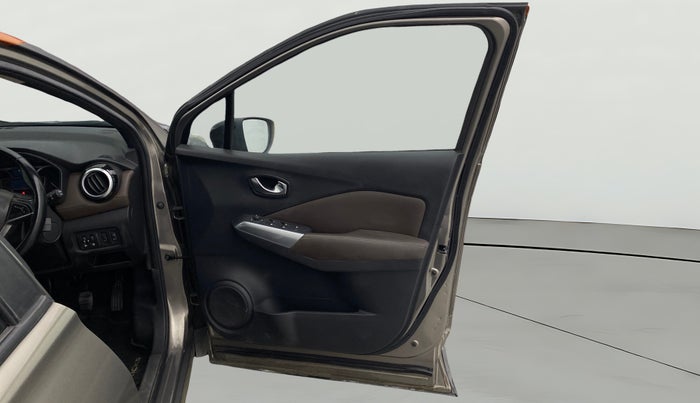 2019 Nissan Kicks XV PREMIUM O DUAL TONE DIESEL, Diesel, Manual, 1,04,656 km, RHS Front Door