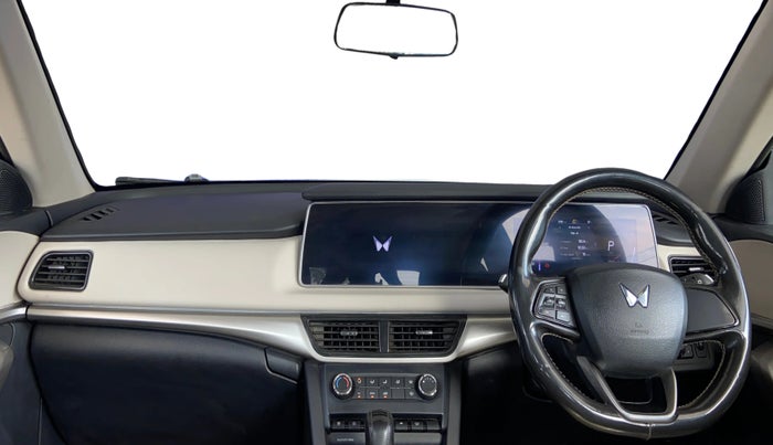 2021 Mahindra XUV700 AX 3 P AT 5 STR, Petrol, Automatic, 50,006 km, Dashboard