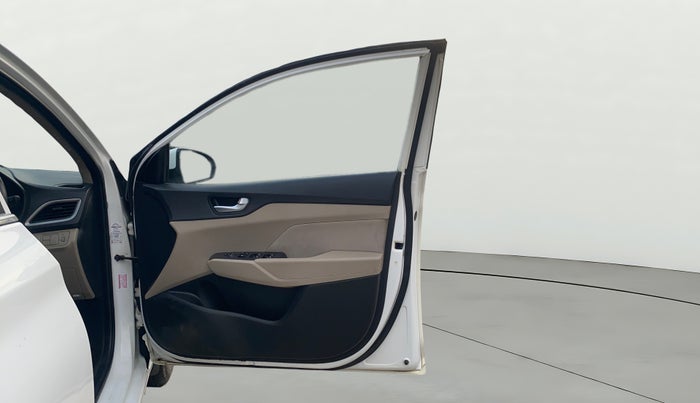 2018 Hyundai Verna 1.4 EX PETROL, Petrol, Manual, 78,708 km, RHS Front Door