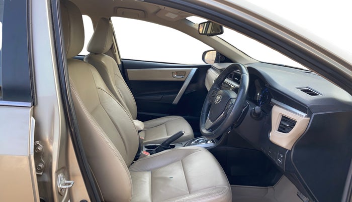 2015 Toyota Corolla Altis VL CVT PETROL, Petrol, Automatic, 60,262 km, Right Side Front Door Cabin