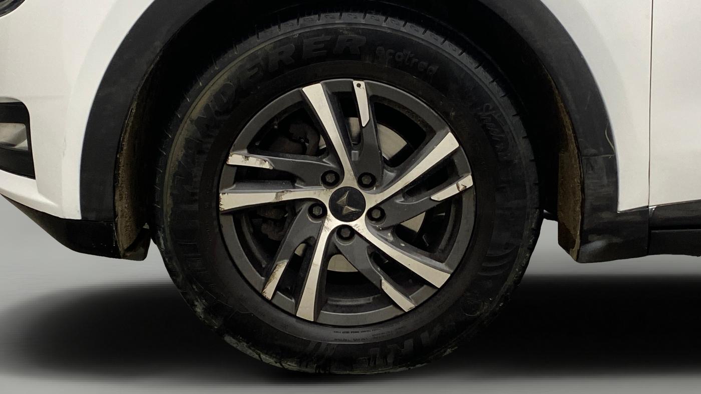 2024 Mahindra XUV700 AX 5 D AT 5 STR, Diesel, Automatic, 28,225 km, Left Front Wheel