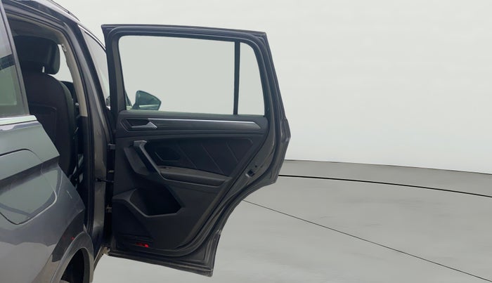 2019 Volkswagen TIGUAN HIGHLINE TDI AT, Diesel, Automatic, 53,191 km, RHS Rear Door