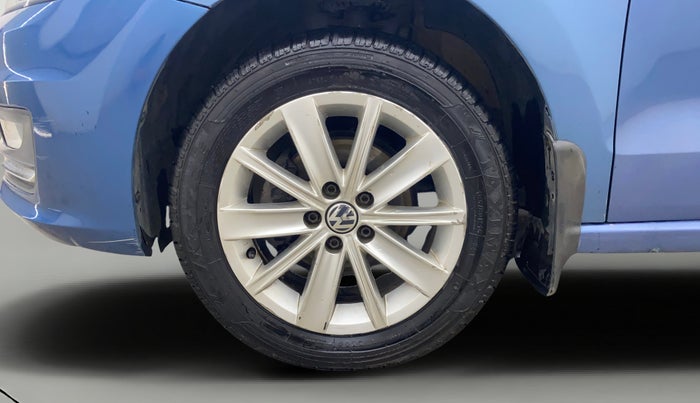 2016 Volkswagen Vento HIGHLINE 1.6 MPI, Petrol, Manual, 55,245 km, Left Front Wheel