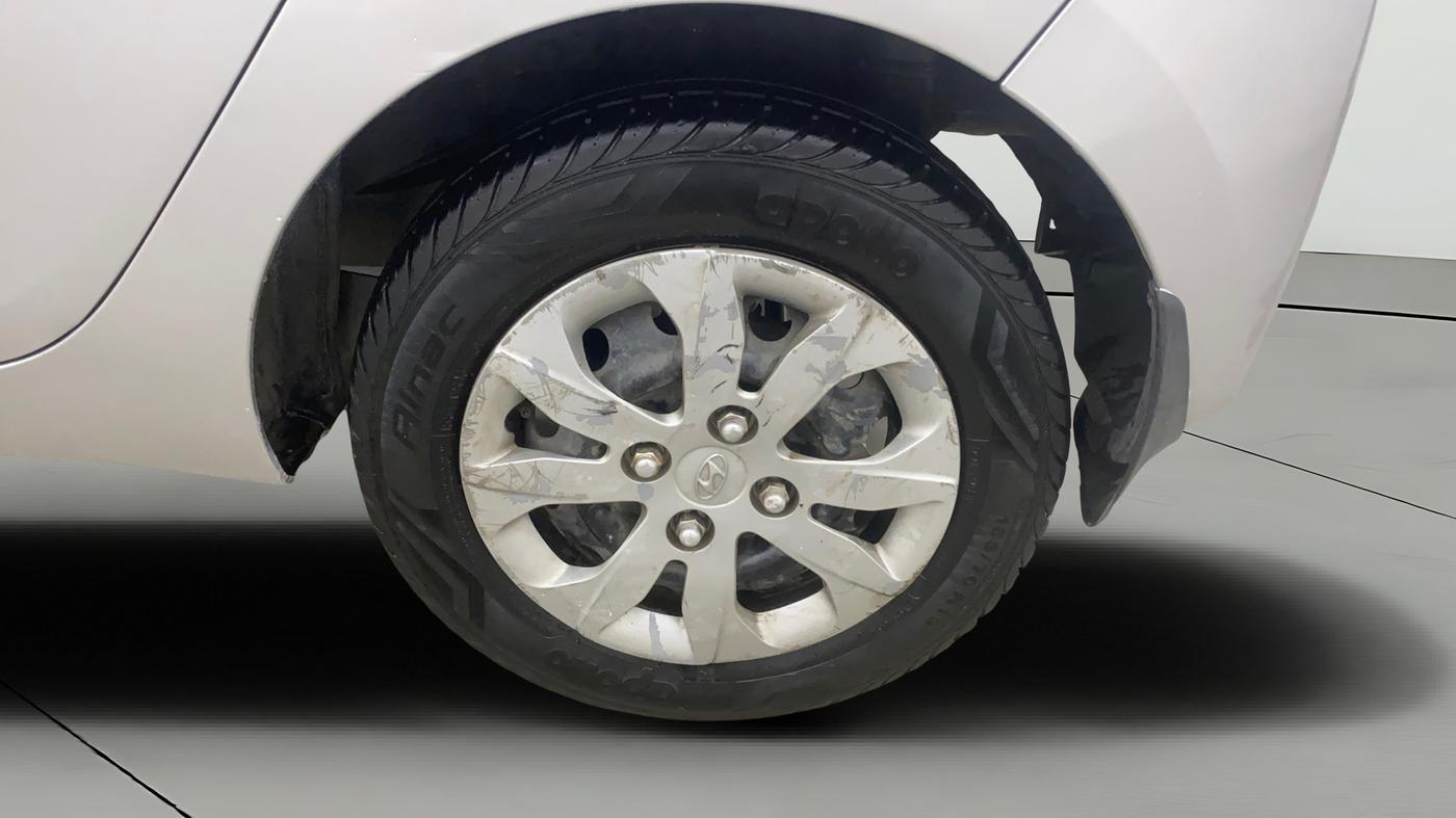 2017 Hyundai Eon SPORTZ, Petrol, Manual, 45,762 km, Left Rear Wheel