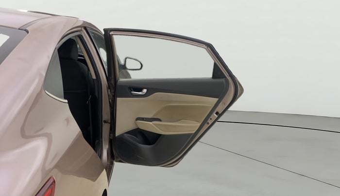 2017 Hyundai Verna 1.6 SX (O) CRDI MT, Diesel, Manual, 1,22,280 km, RHS Rear Door