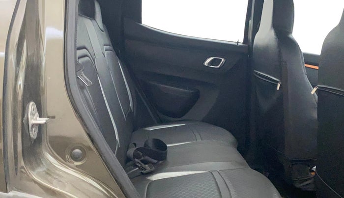 2022 Renault Kwid CLIMBER 1.0 (O), Petrol, Manual, 30,729 km, Right Side Rear Door Cabin