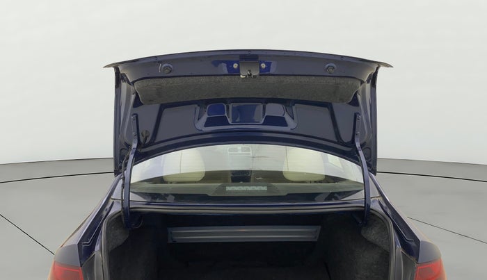 2015 Volkswagen Vento HIGHLINE 1.6 MPI, Petrol, Manual, 57,611 km, Boot Door Open