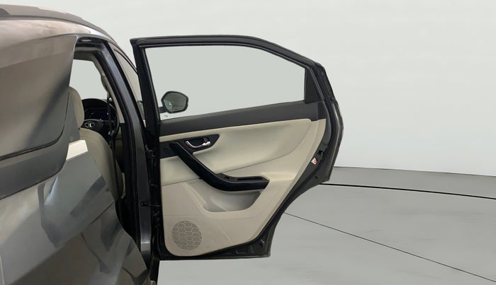 2023 Tata NEXON XZ PLUS LUX SUNROOF DUAL TONE PETROL, Petrol, Manual, 21,216 km, RHS Rear Door