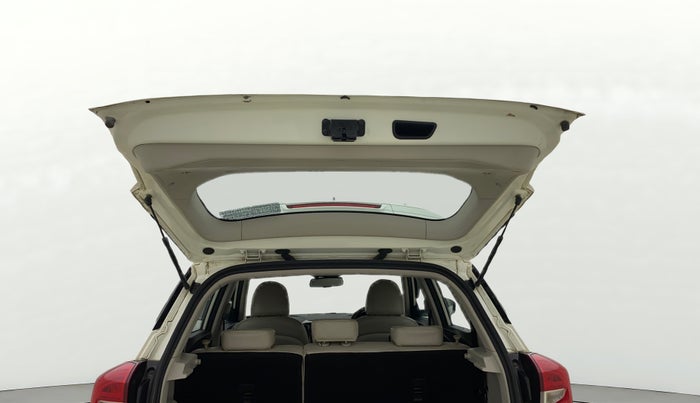 2023 Mahindra XUV300 W8 (O) 1.5 DIESEL AMT, Diesel, Automatic, 90,866 km, Boot Door Open