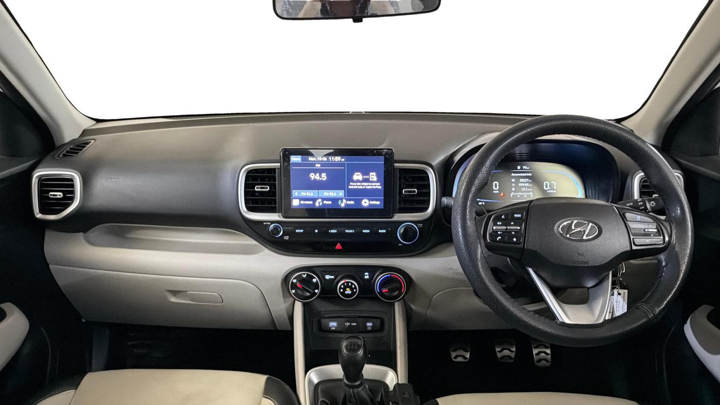 2022 Hyundai VENUE S 1.2, Petrol, Manual, 34,345 km, Dashboard