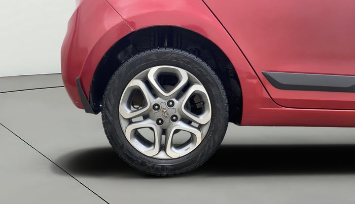 2018 Hyundai Elite i20 ASTA 1.2 (O), Petrol, Manual, 1,00,301 km, Right Rear Wheel