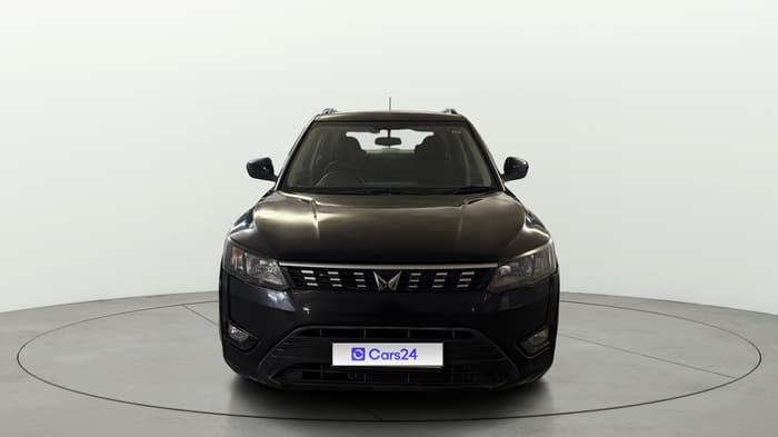 2023 Mahindra XUV300 W6 1.2 PETROL, CNG, Manual, 67,968 km, Front