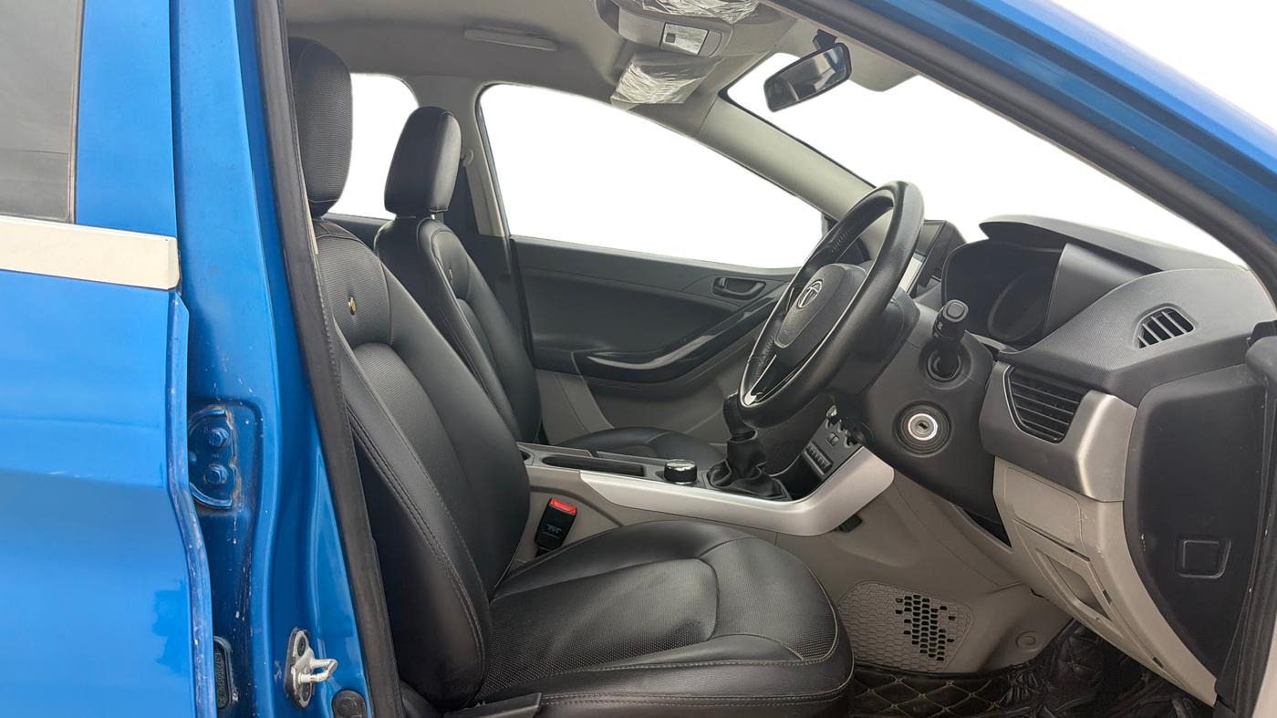 2018 Tata NEXON XM PETROL, Petrol, Manual, 43,767 km, Right Side Front Door Cabin