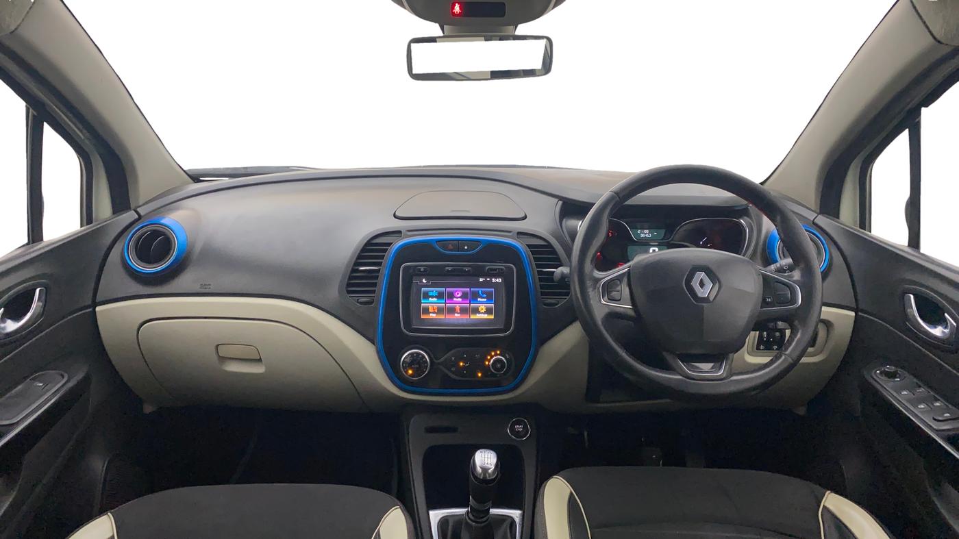 2018 Renault Captur RXT DIESEL DUAL TONE, Diesel, Manual, 1,21,157 km, Dashboard