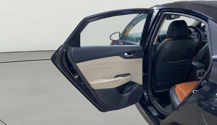 2018 Hyundai Verna 1.6 SX (O) CRDI MT, Diesel, Manual, 85,205 km, LHS Rear Door