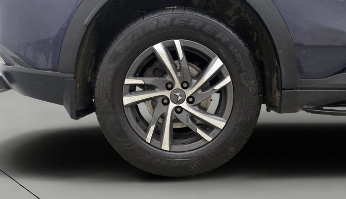 2023 Mahindra XUV700 AX 5 P AT 5 STR, Petrol, Automatic, 21,340 km, Right Rear Wheel