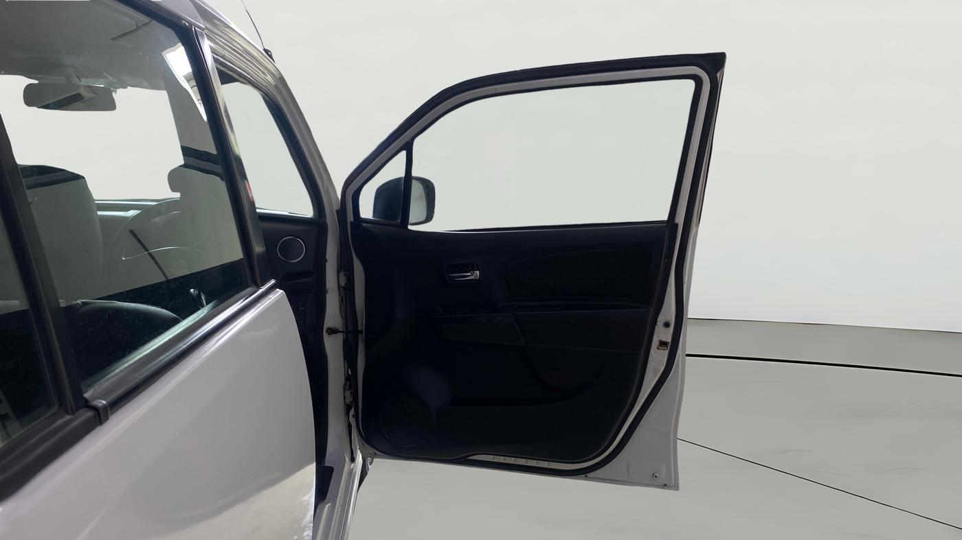 2014 Maruti Wagon R Stingray VXI, Petrol, Manual, 77,617 km, RHS Front Door
