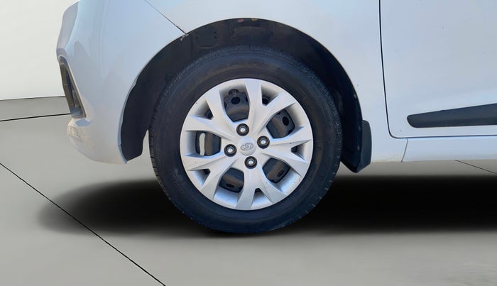 2016 Hyundai Grand i10 SPORTZ 1.2 KAPPA VTVT, Petrol, Manual, 88,659 km, Left Front Wheel