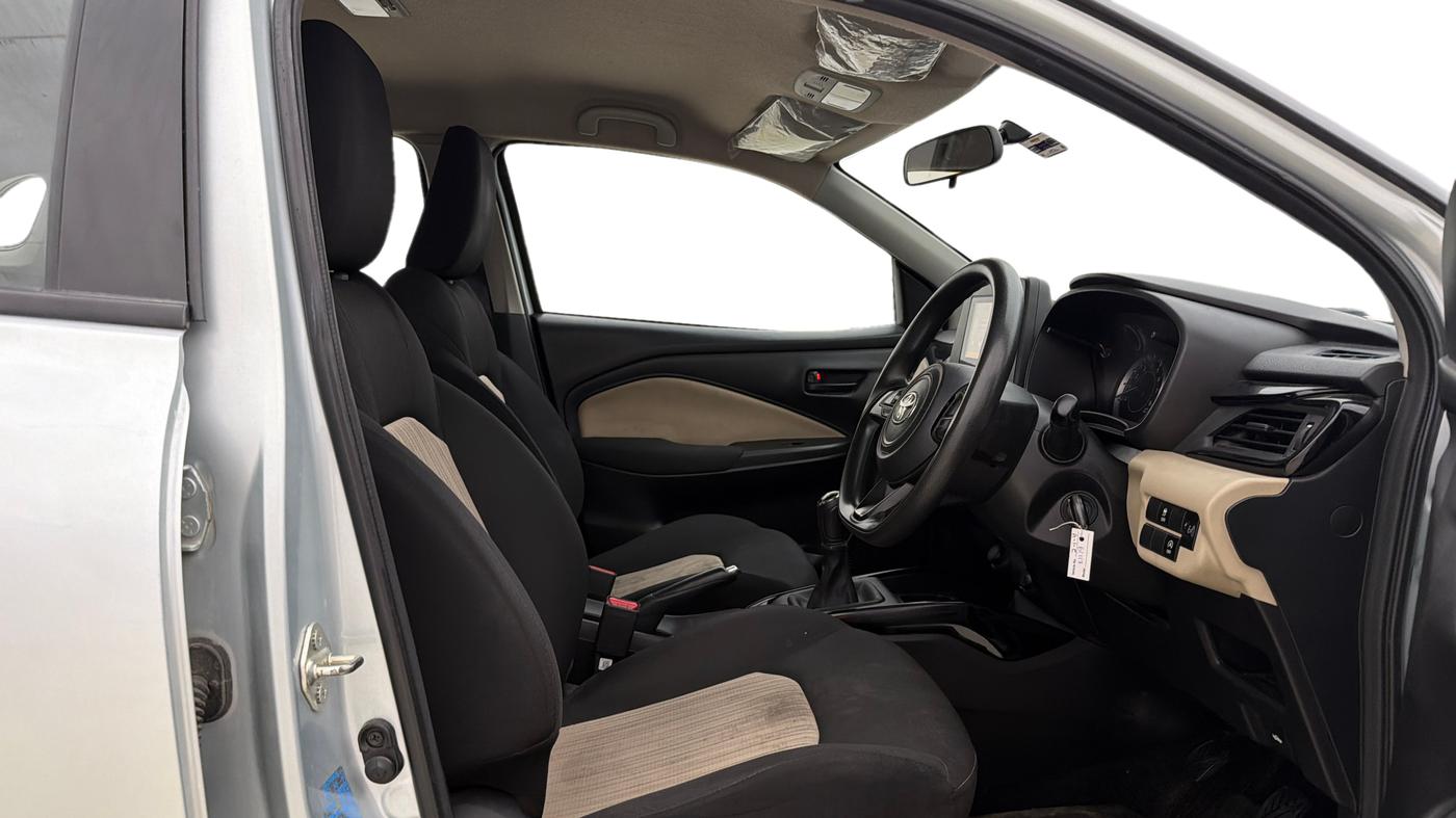 2023 Toyota Glanza S, Petrol, Manual, 77,184 km, Right Side Front Door Cabin