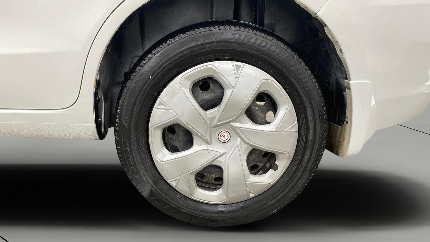 2013 Maruti Ertiga VXI CNG, CNG, Manual, 1,19,674 km, Left Rear Wheel