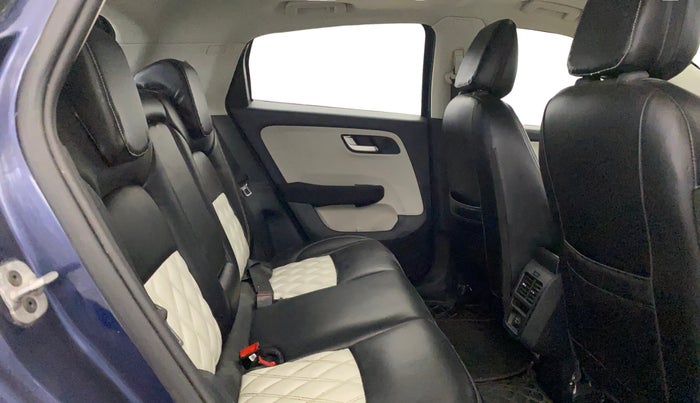 2024 Tata ALTROZ XZ PLUS SUNROOF CNG, CNG, Manual, 35,997 km, Right Side Rear Door Cabin