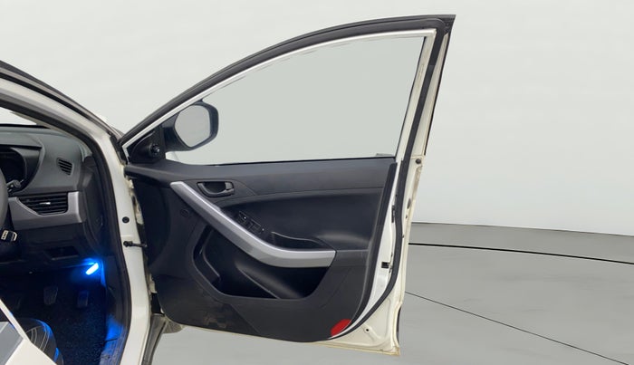 2022 Tata NEXON XM SUNROOF PETROL, Petrol, Manual, 55,868 km, RHS Front Door
