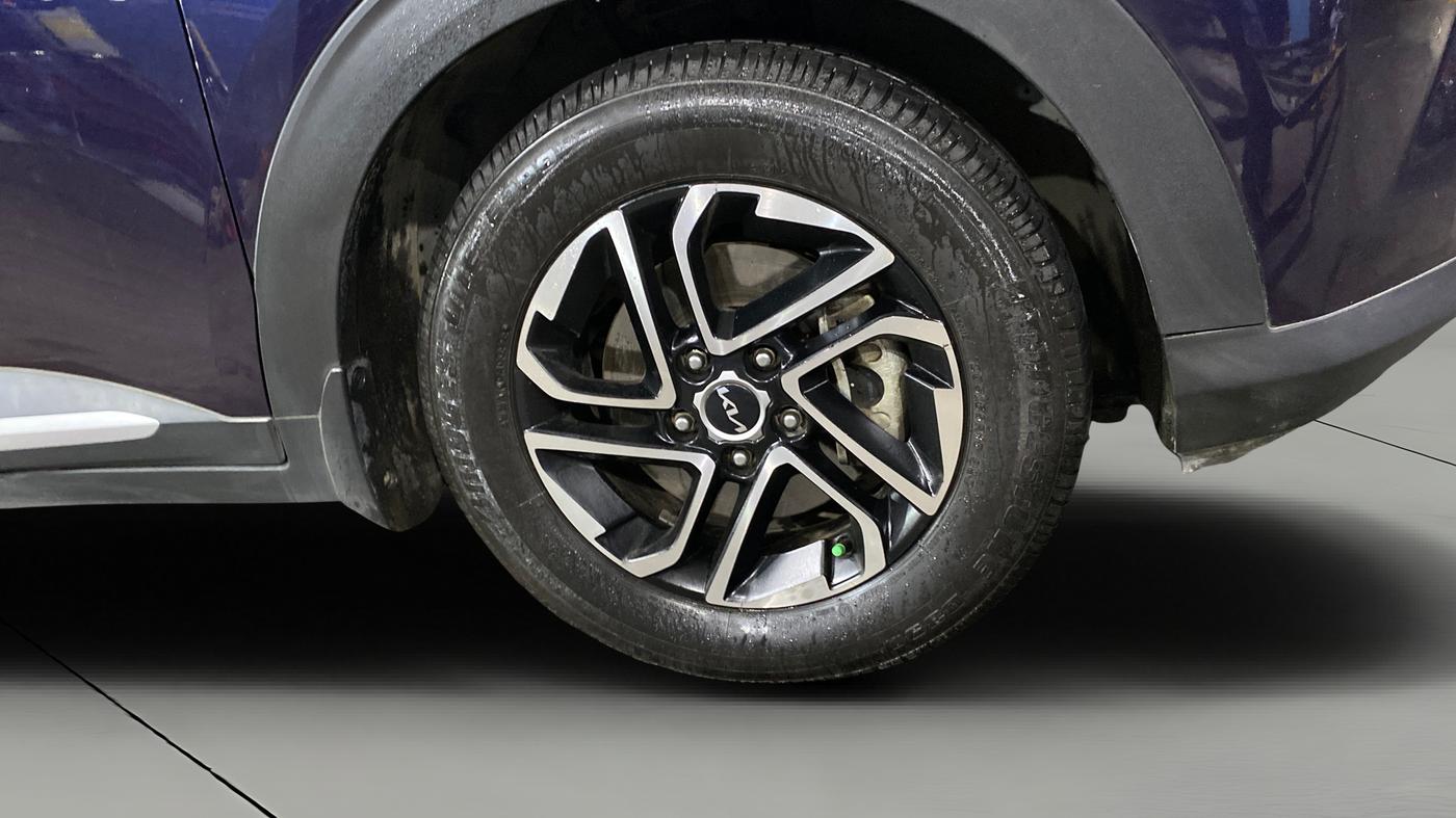2022 KIA CARENS LUXURY PLUS 1.5 DIESEL AT 7 STR, Diesel, Automatic, 74,424 km, Right Front Wheel