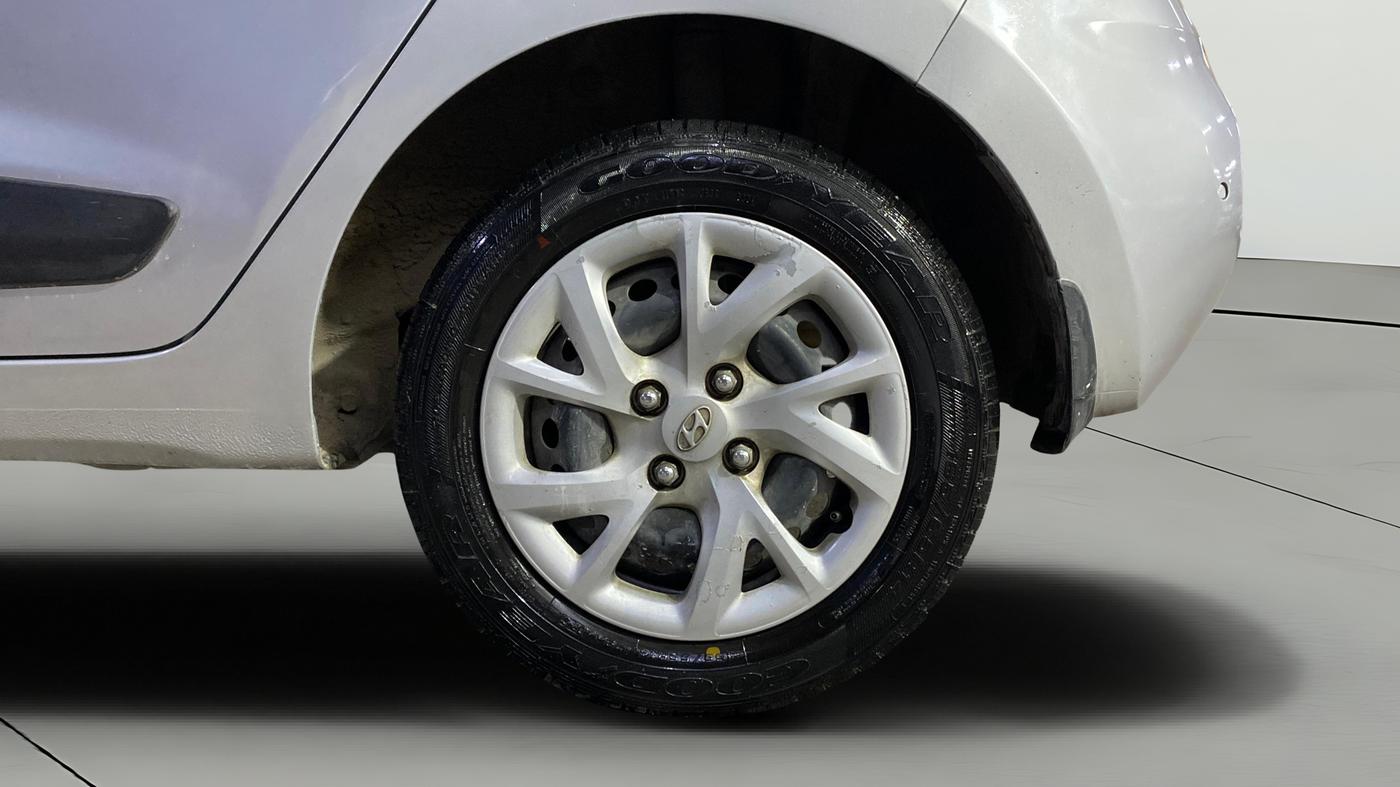 2017 Hyundai Grand i10 SPORTZ (O) 1.2 KAPPA VTVT, Petrol, Manual, 25,322 km, Left Rear Wheel