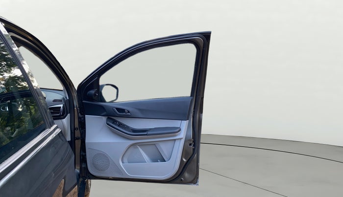 2023 Tata Tiago XT (O) PETROL, Petrol, Manual, 21,677 km, RHS Front Door