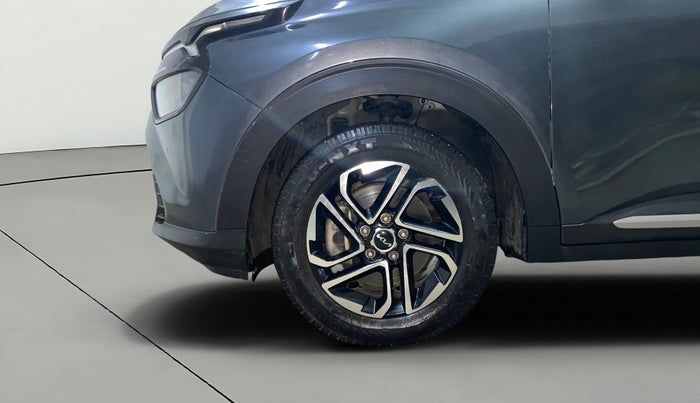 2022 KIA CARENS LUXURY PLUS 1.4 PETROL DCT 7 STR, Petrol, Automatic, 35,201 km, Left Front Wheel