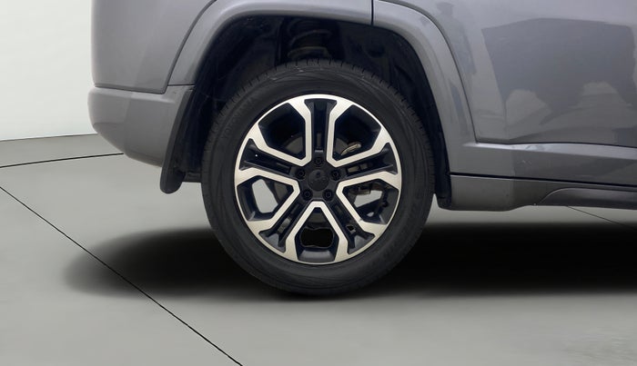 2021 Jeep Compass MODEL S (O) DIESEL 4X4 AT, Diesel, Automatic, 1,04,473 km, Right Rear Wheel