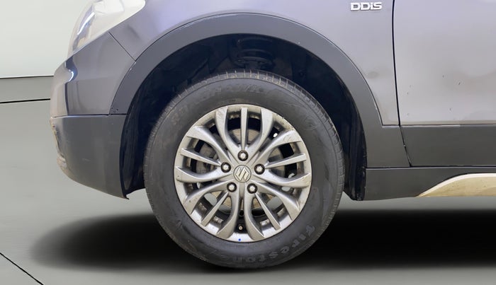 2016 Maruti S Cross ZETA 1.3, Diesel, Manual, 1,11,047 km, Left Front Wheel