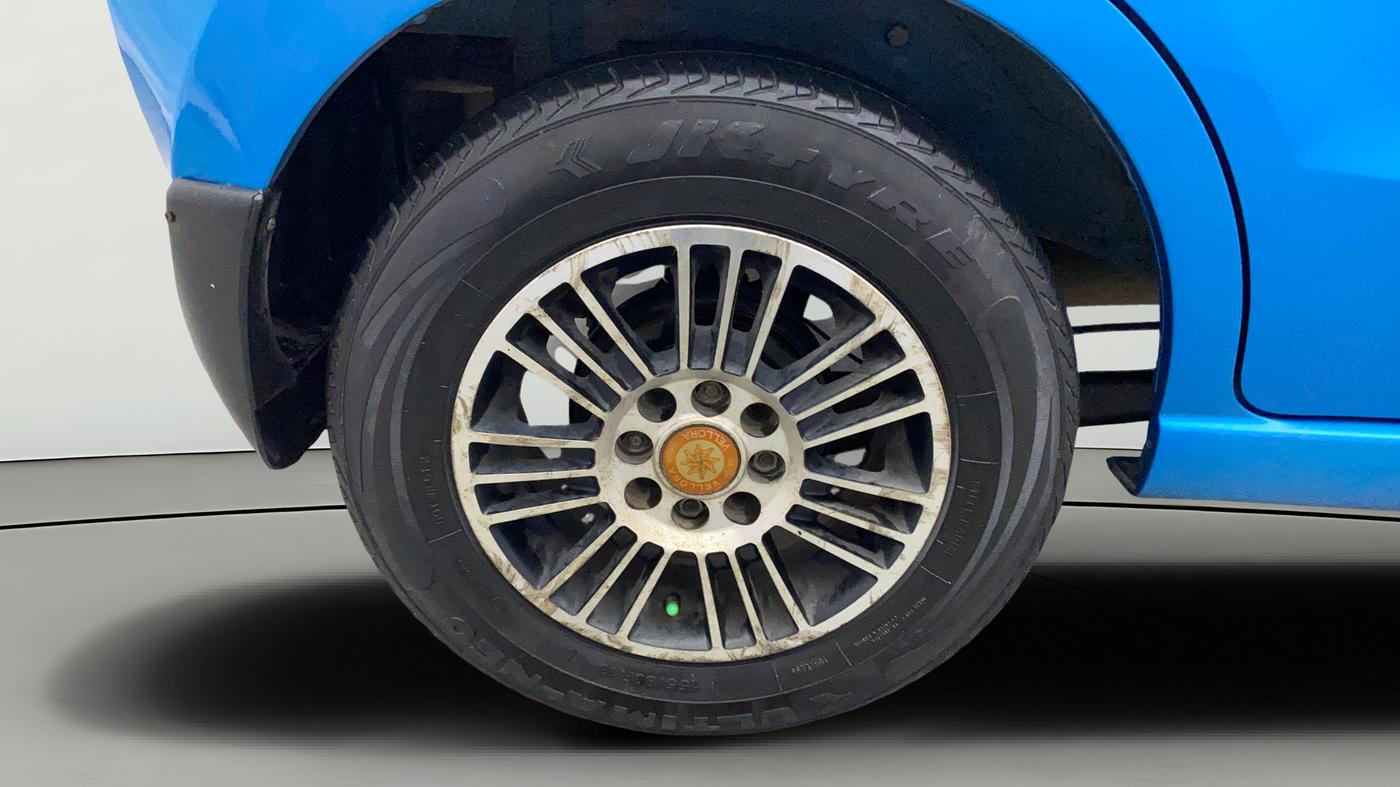 2013 Maruti A Star VXI (ABS) AT, Petrol, Automatic, 51,990 km, Right Rear Wheel