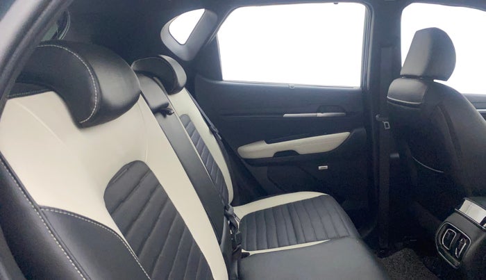 2024 KIA SONET GTX PLUS 1.0 TURBO PETROL DCT, Petrol, Automatic, 22,145 km, Right Side Rear Door Cabin