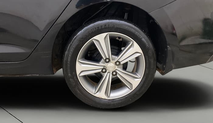 2018 Hyundai Verna 1.6 VTVT SX (O) AT, Petrol, Automatic, 81,555 km, Left Rear Wheel