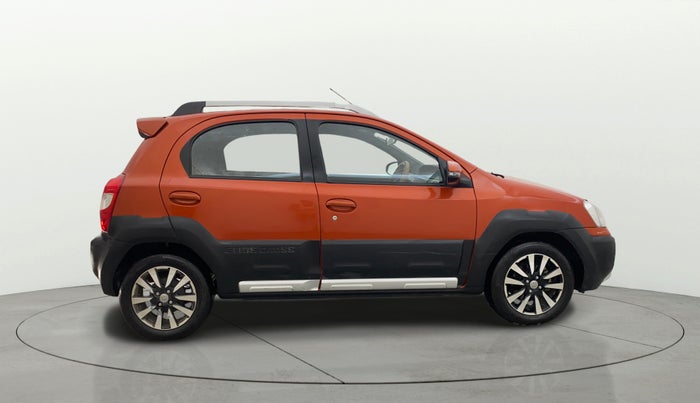 2015 Toyota Etios CROSS 1.2 G, Petrol, Manual, 44,711 km, Right Side View