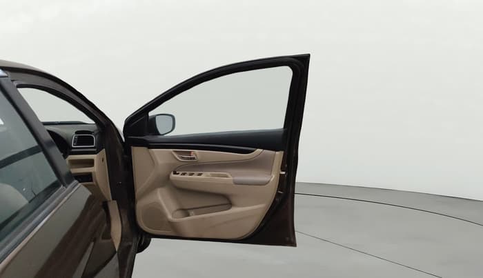 2017 Maruti Ciaz ZDI SHVS, Diesel, Manual, 74,544 km, RHS Front Door
