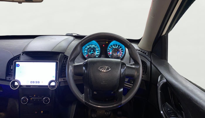 2021 Mahindra XUV500 W5, Diesel, Manual, 98,119 km, Steering Wheel Close Up