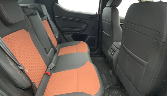 2024 Renault Kiger RXT (O) AMT, Petrol, Automatic, 8,350 km, Right Side Rear Door Cabin